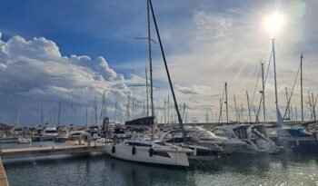 2024-sunbeam-321-sail-9612070-20241114070120175-1_XLARGE